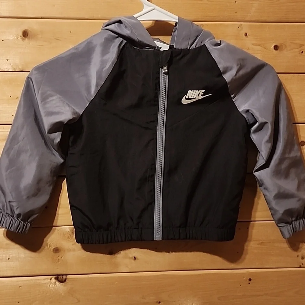 Nike Windbreaker Jacket  Size 2t Unisex